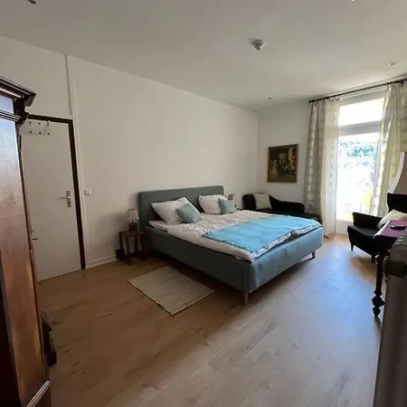 Ganze Cecilie Fuer Gruppenreisen